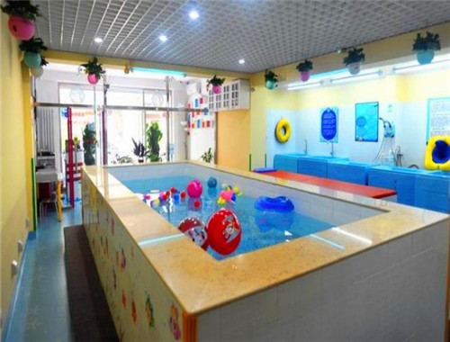 婴乐士婴儿游泳馆